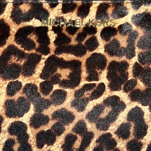 Clutch - Picture 2 of 3